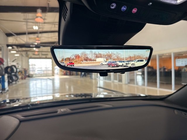 2026 Chevrolet Traverse photo 2