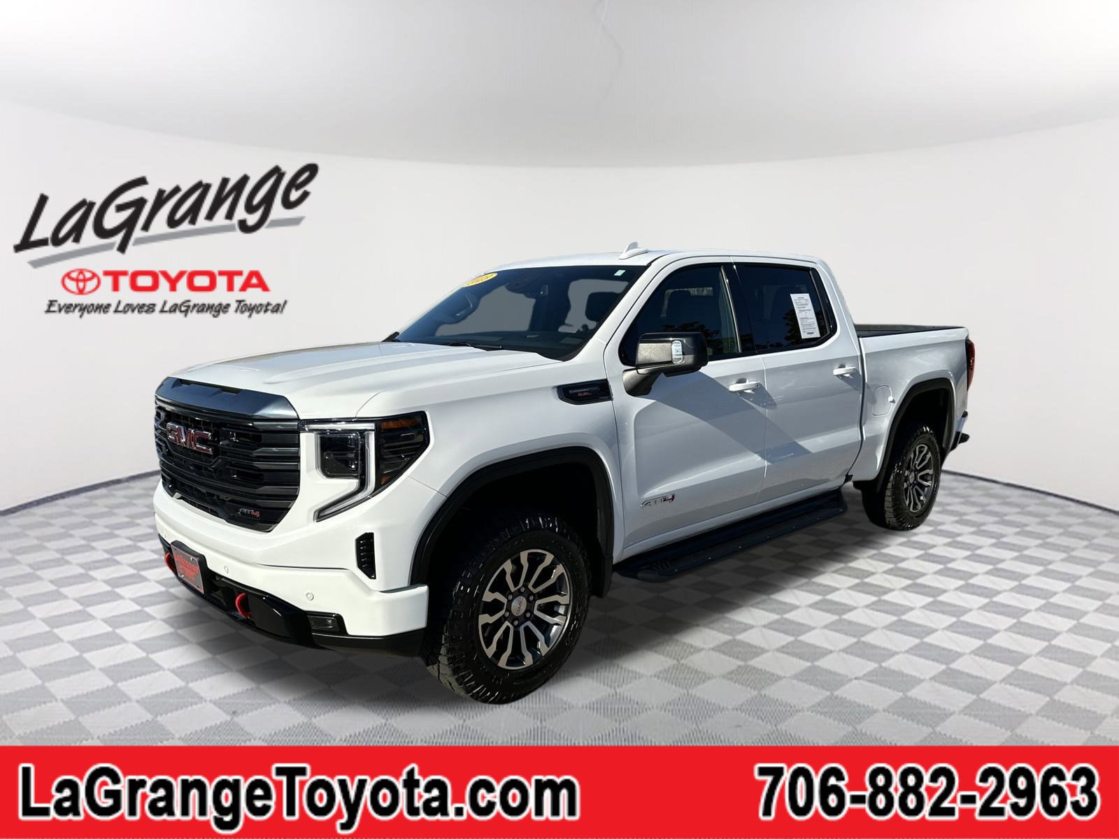 2023 GMC Sierra 1500 AT4's photo