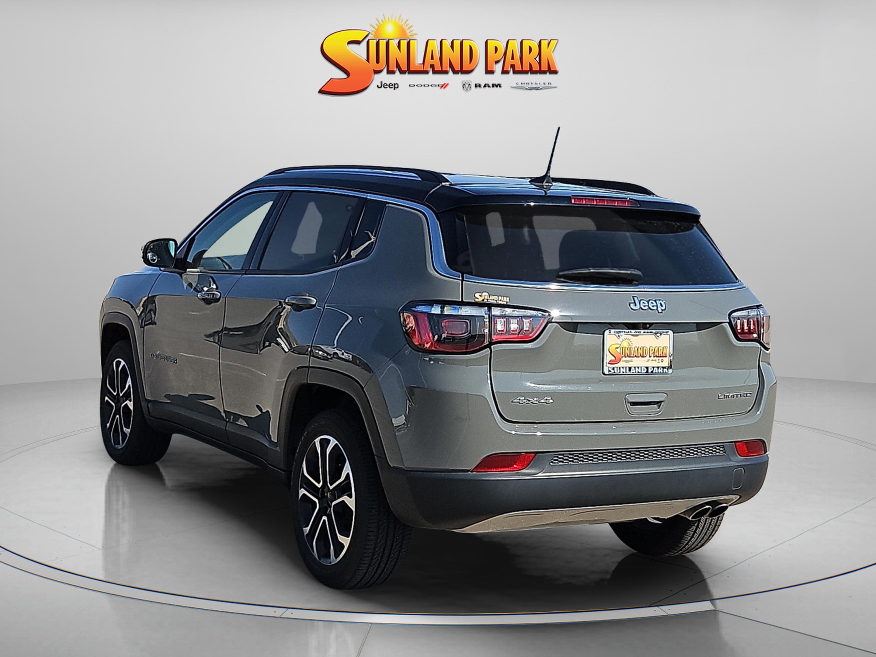 2022 Jeep Compass Limited photo 2