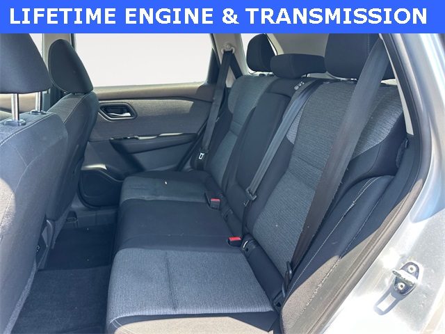 2023 Nissan Rogue SV photo 13