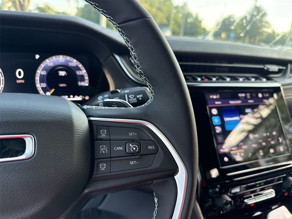 2025 Jeep Grand Cherokee Altitude photo 14