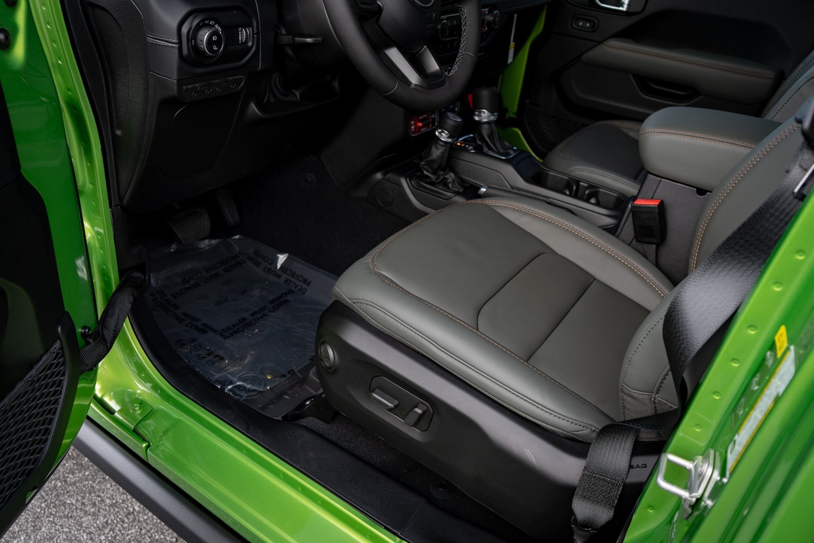 2025 Jeep Gladiator Mojave photo 16