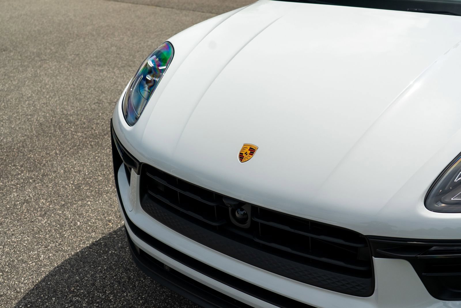 2025 Porsche Macan Base photo 19