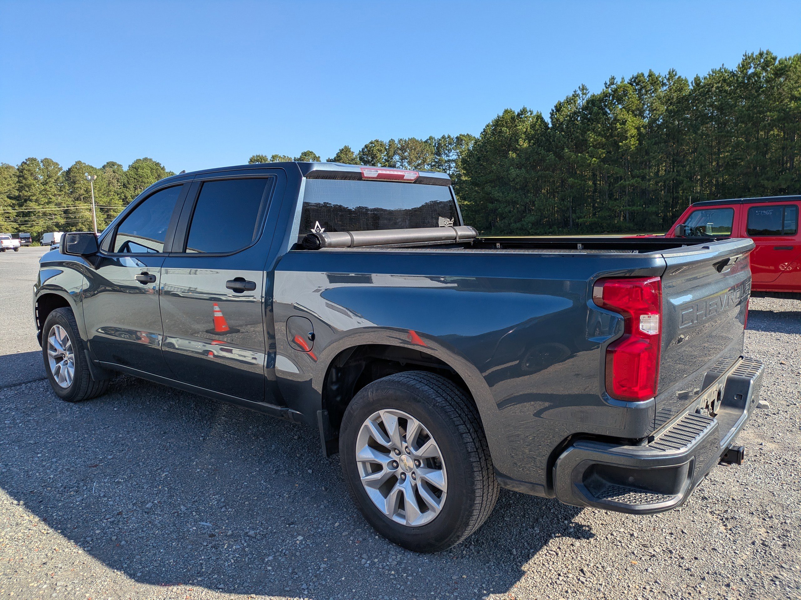 2020 Chevrolet Silverado 1500 Custom photo 2