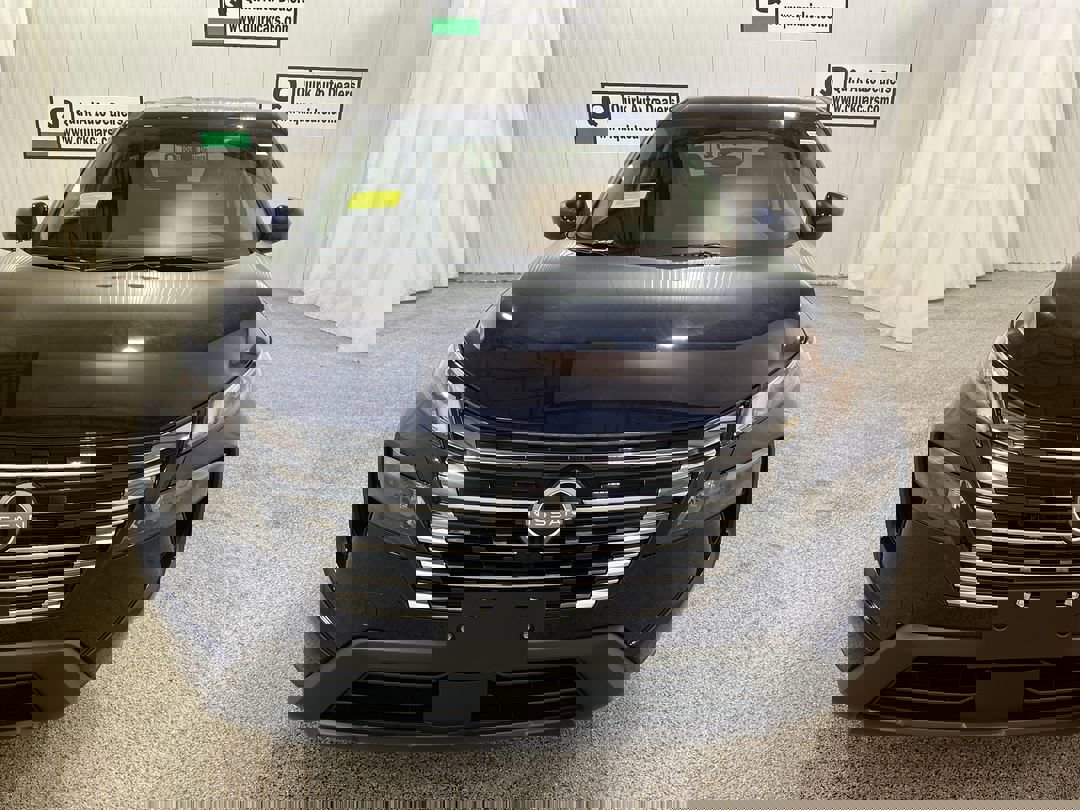 2026 Nissan Rogue SV photo 2