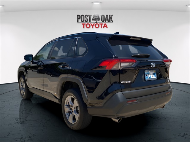 2022 Toyota RAV4 Hybrid LE photo 5
