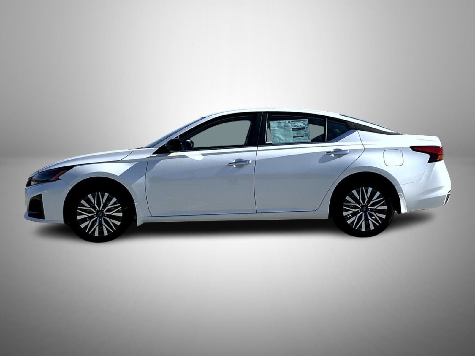2025 Nissan Altima 2.5 SV photo 8