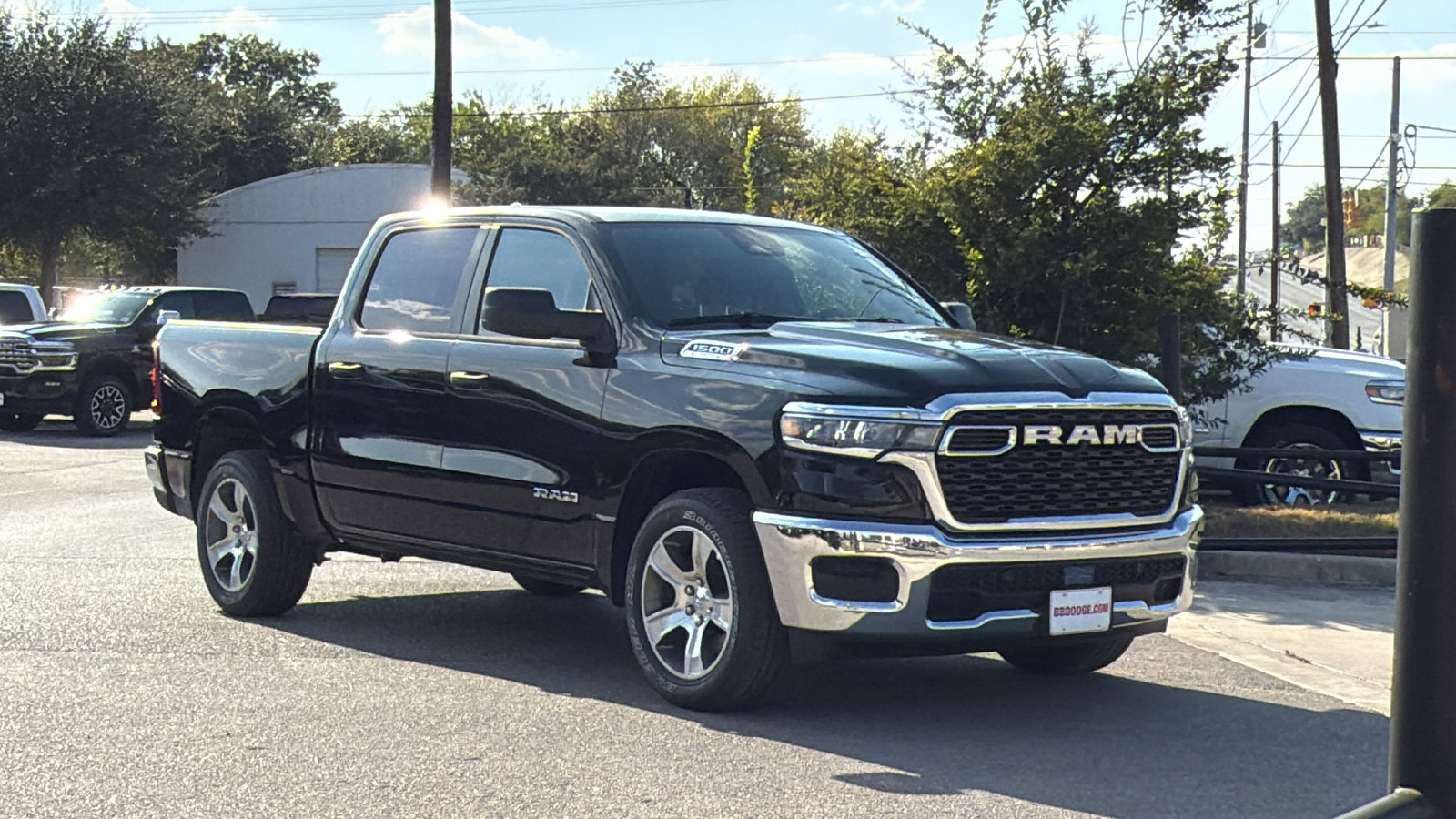 2025 Ram 1500 Tradesman photo 3