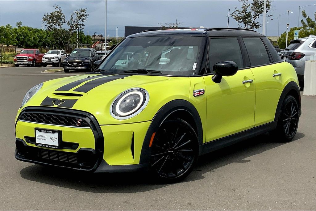 Image of Certified Pre-Owned 2023 MINI Cooper S Base