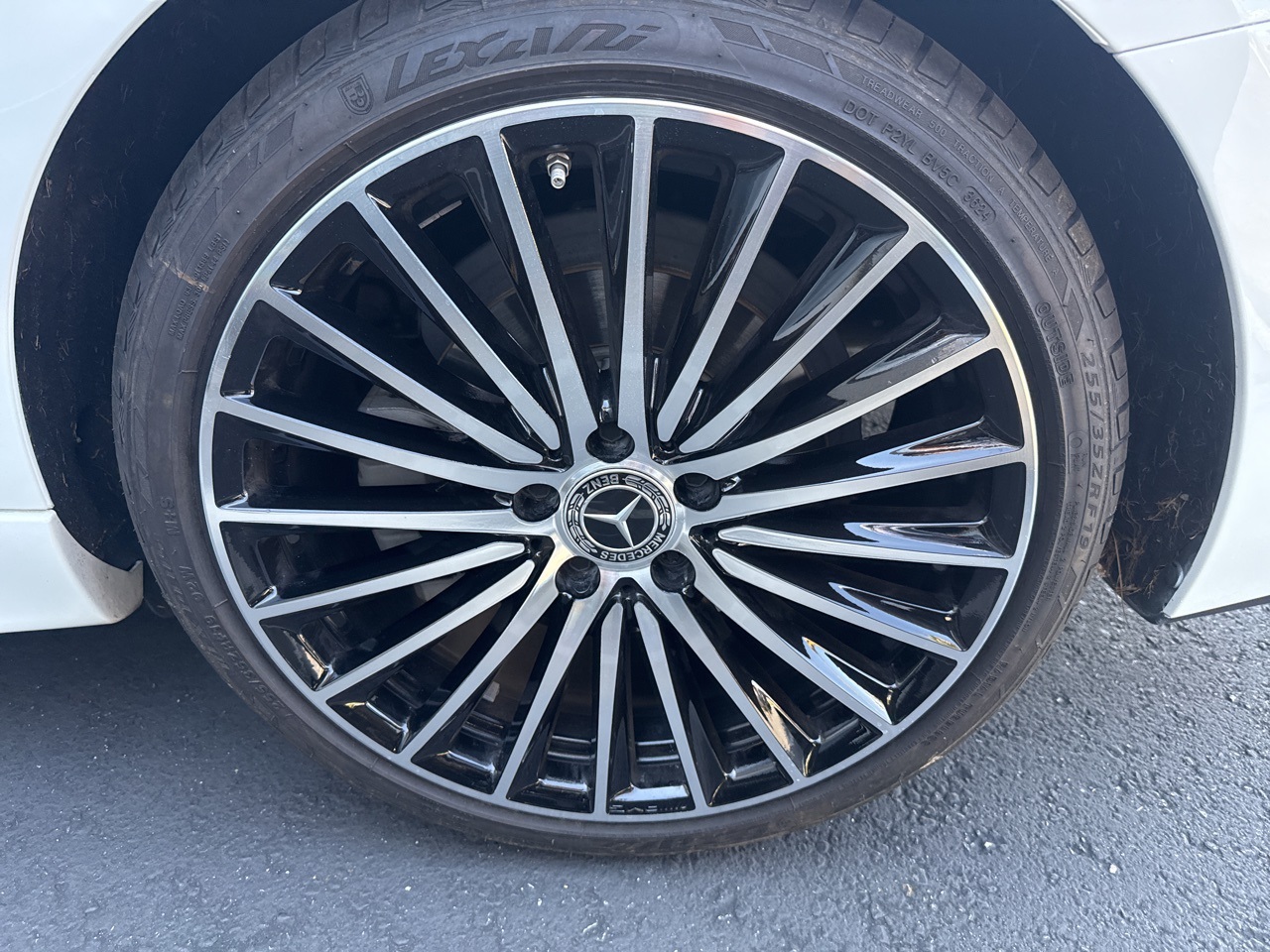 2023 Mercedes Benz C 300 photo 4