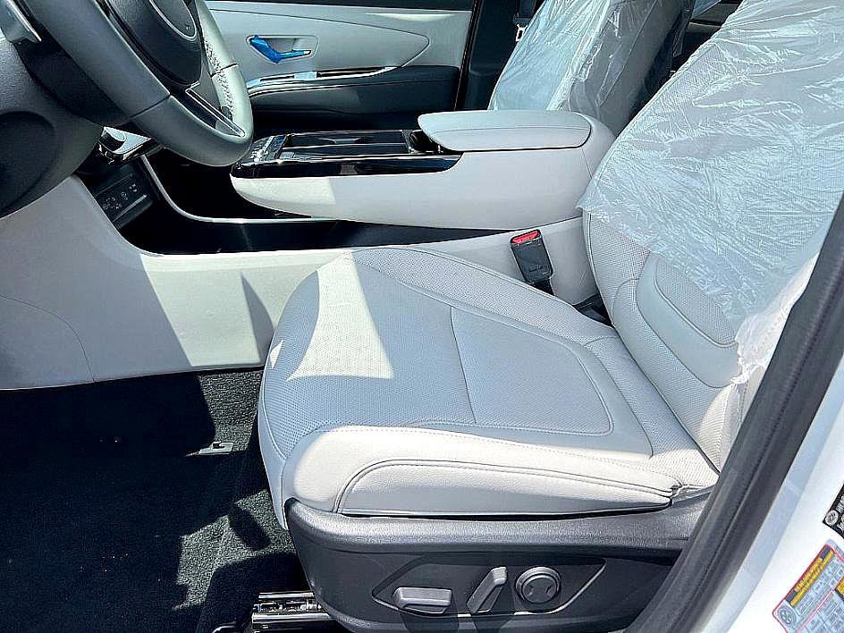 2025 Hyundai Tucson Limited photo 7