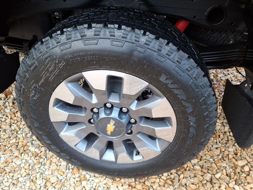 2026 Chevrolet Silverado 2500HD Custom photo 4