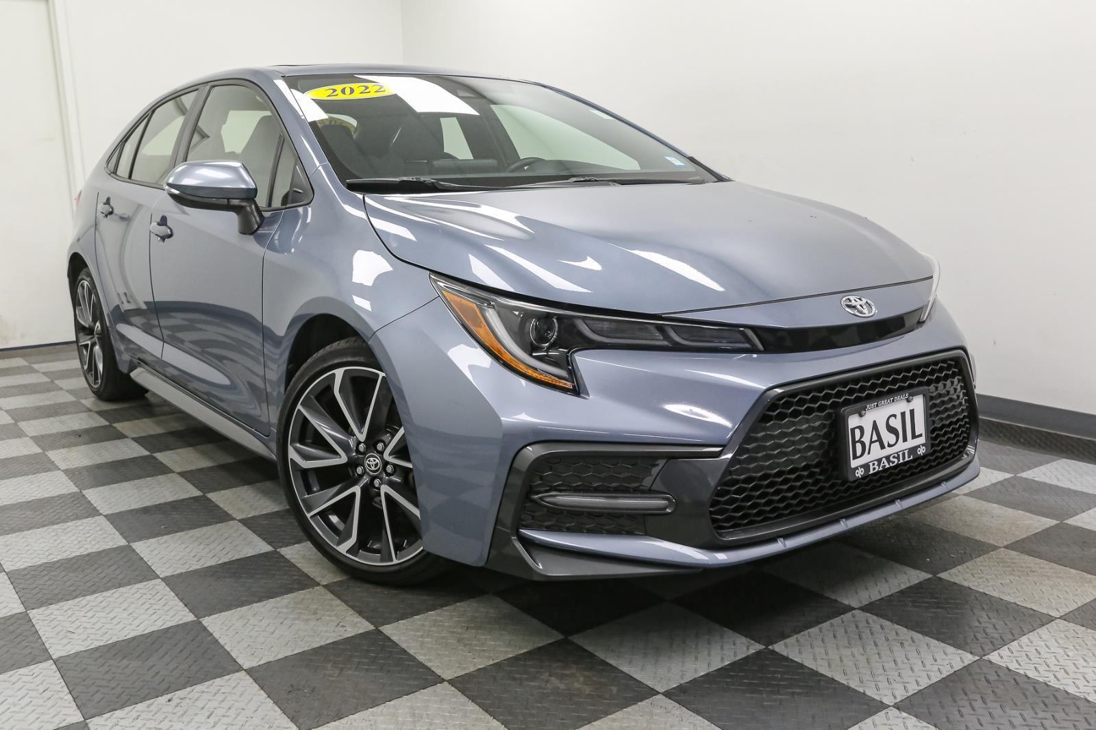 2022 Toyota Corolla SE photo 2