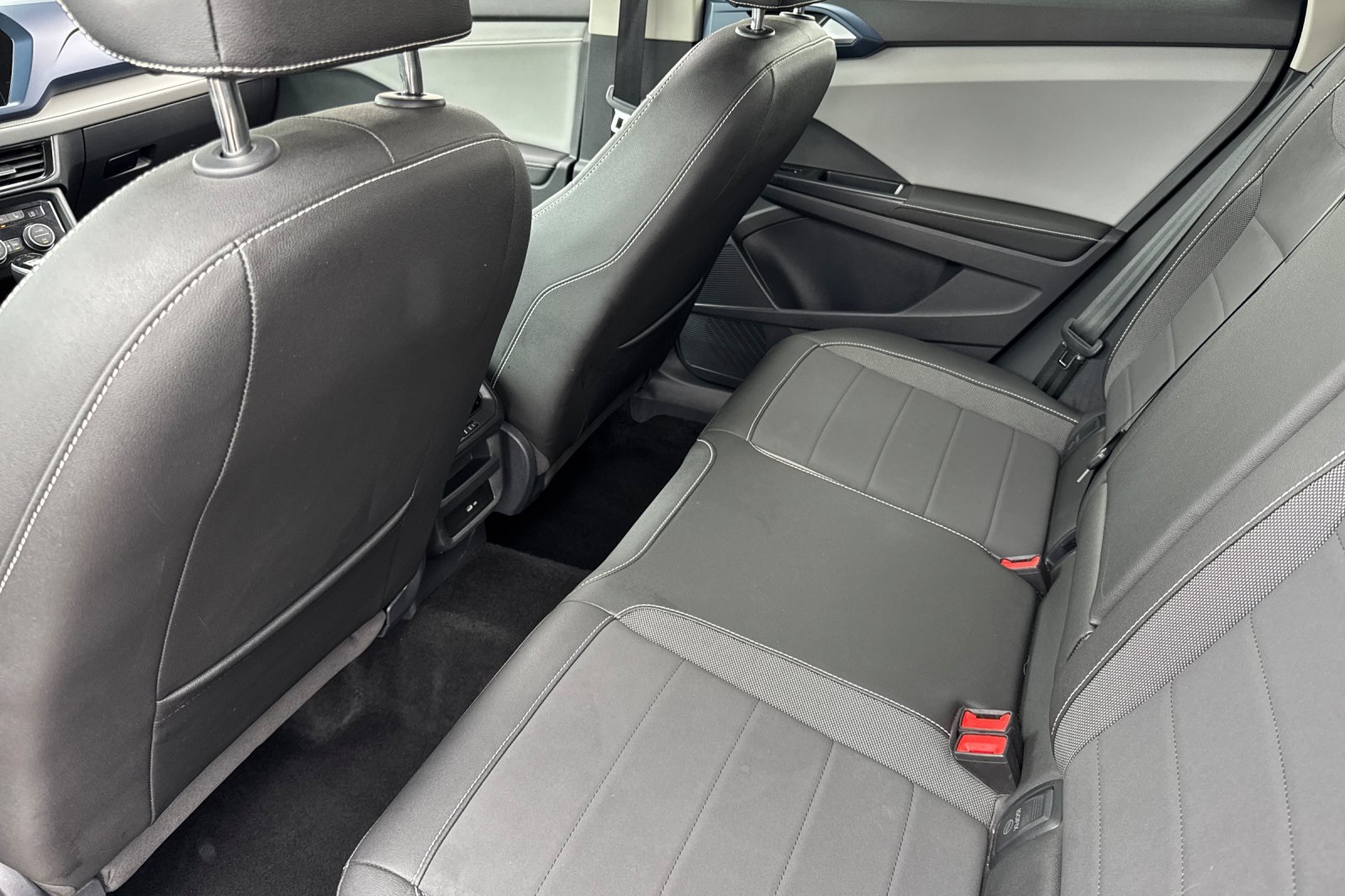 2024 Volkswagen Taos SE photo 12