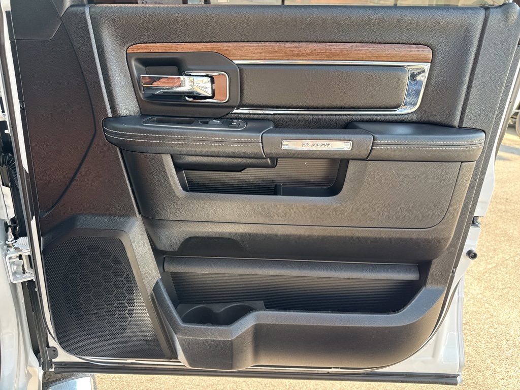 2016 Ram 1500 Laramie photo 19