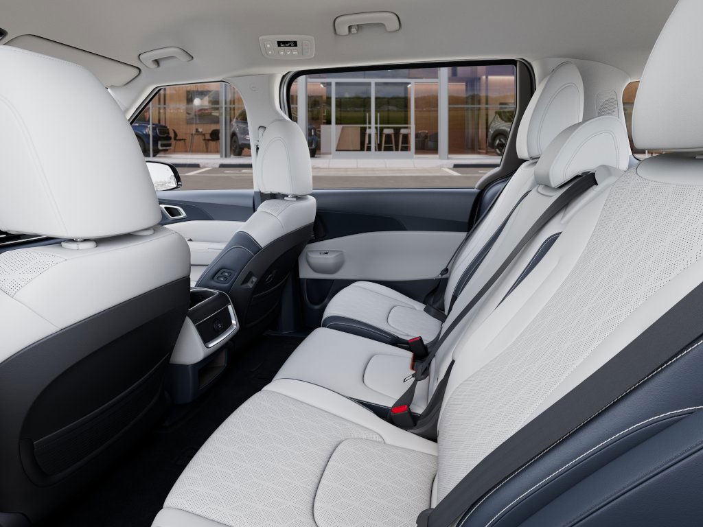 2026 Kia Carnival EX photo 17