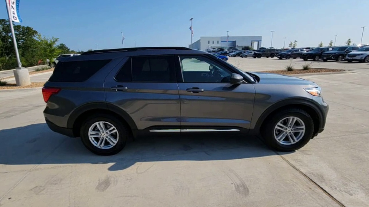2024 Ford Explorer XLT photo 31