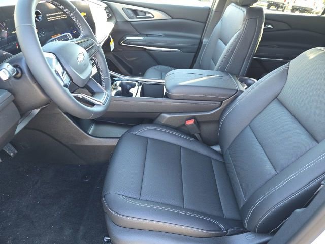 2026 Chevrolet Traverse 2LT photo 4