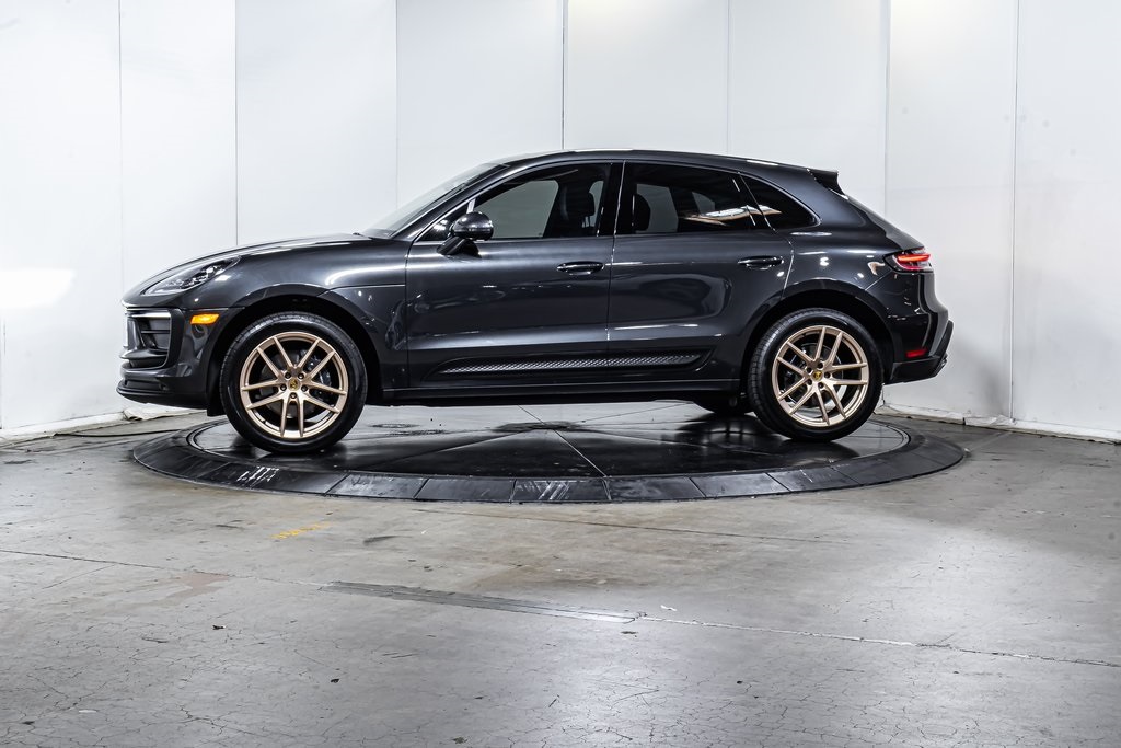 2023 Porsche Macan T photo 2