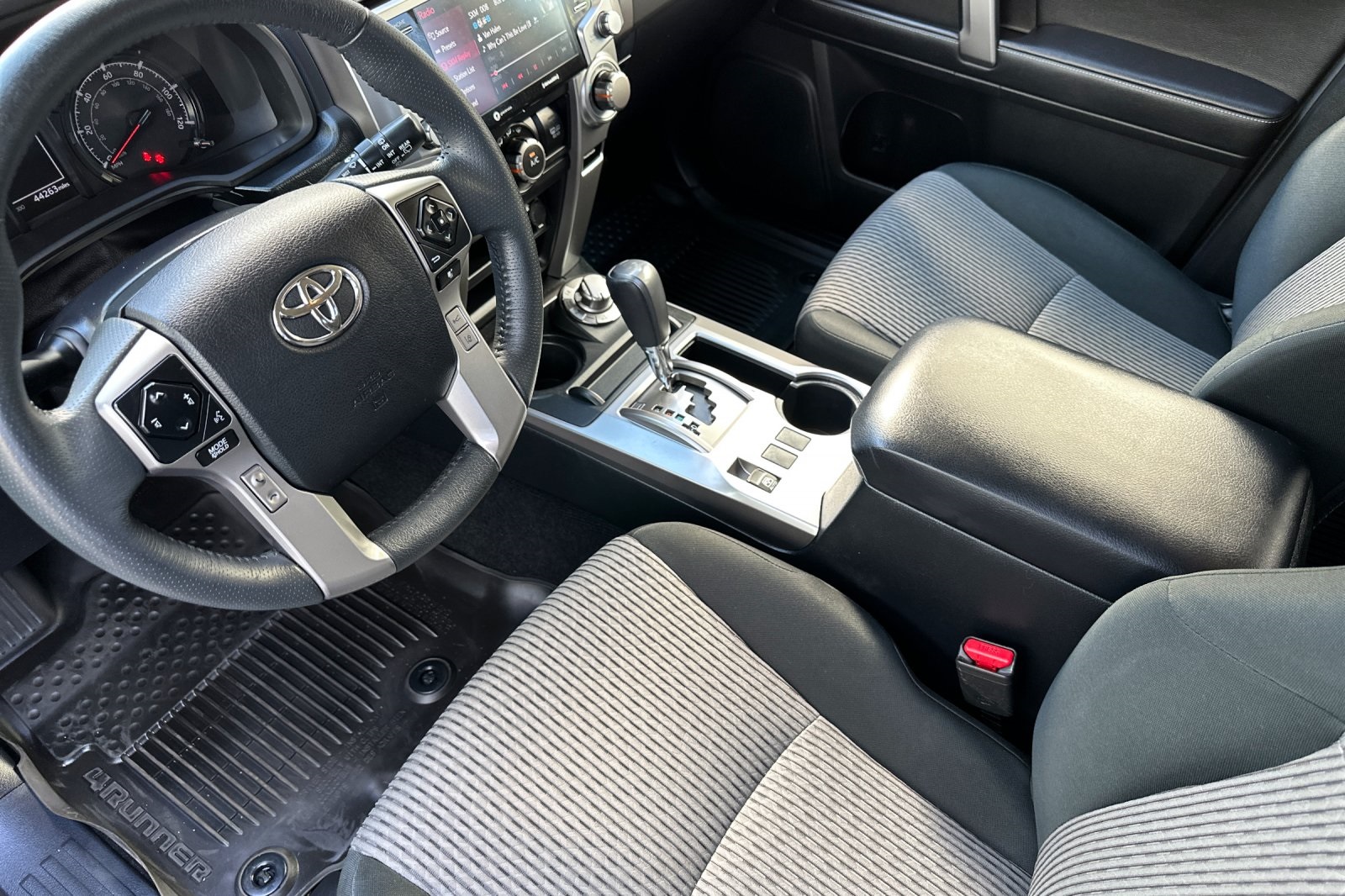 2023 Toyota 4Runner SR5 photo 9