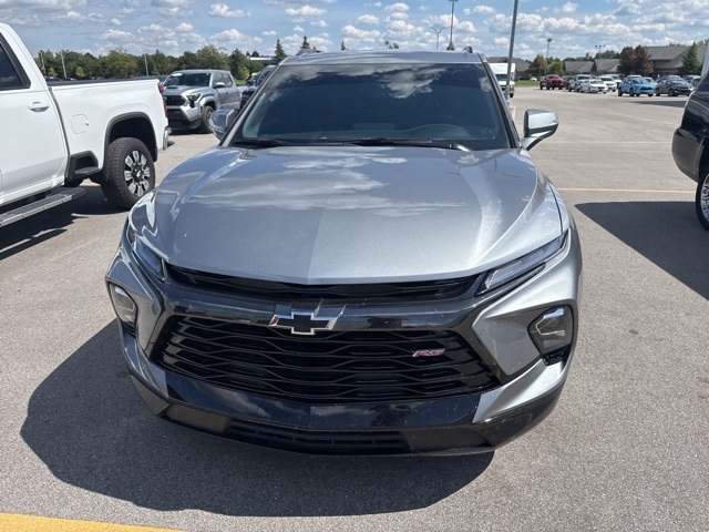 2023 Chevrolet Blazer RS photo 2