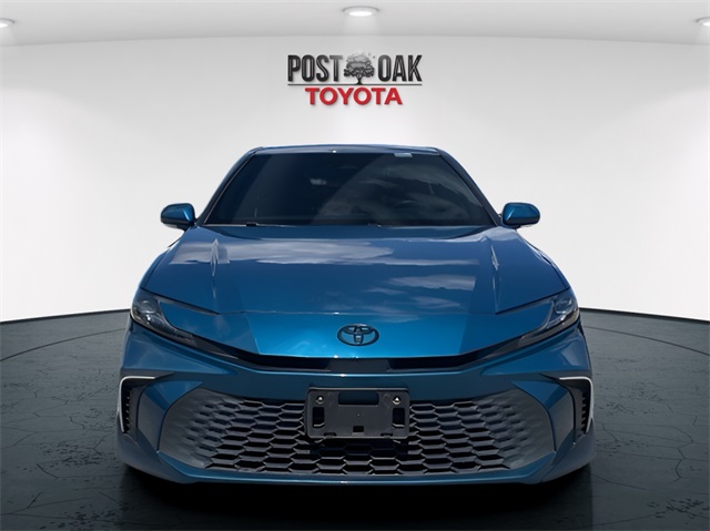 2025 Toyota Camry SE photo 3