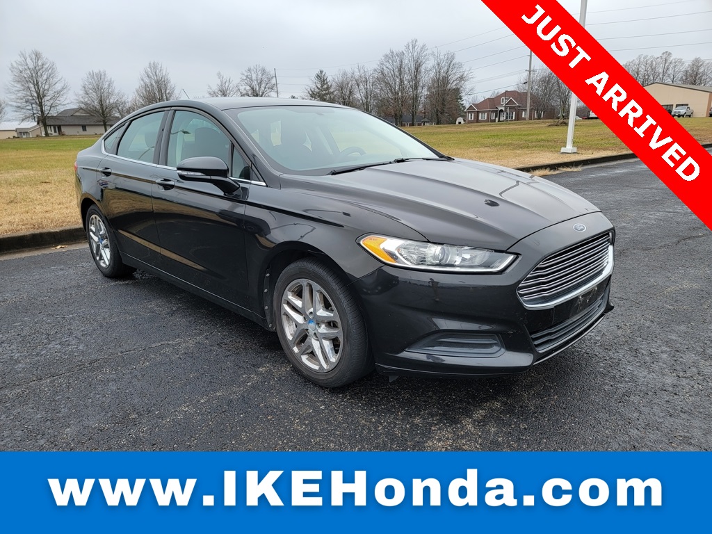 2013 Ford Fusion SE's photo