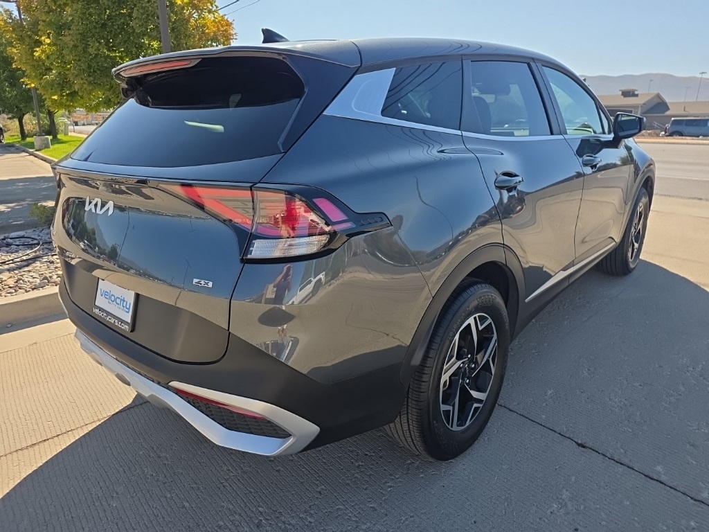 2024 Kia Sportage LX photo 2