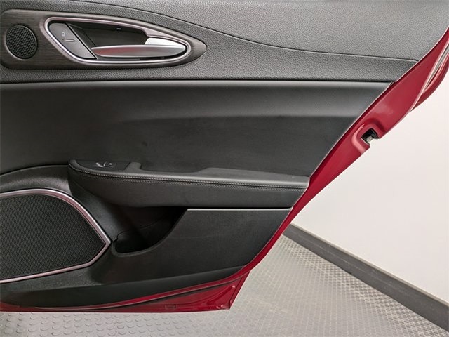 2022 Alfa Romeo Giulia Ti photo 25