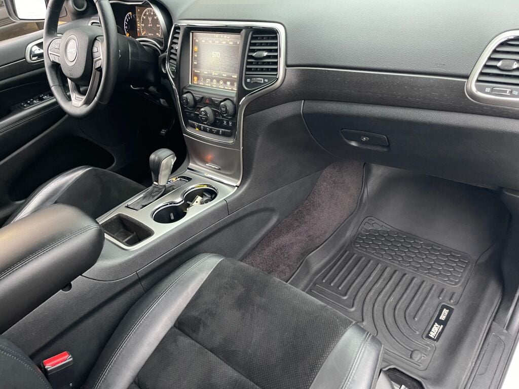 2017 Jeep Grand Cherokee Altitude photo 20