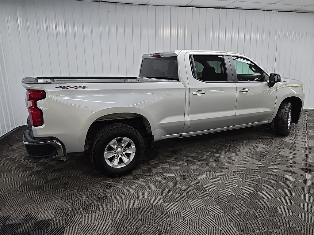 2019 Chevrolet Silverado 1500 LT photo 3