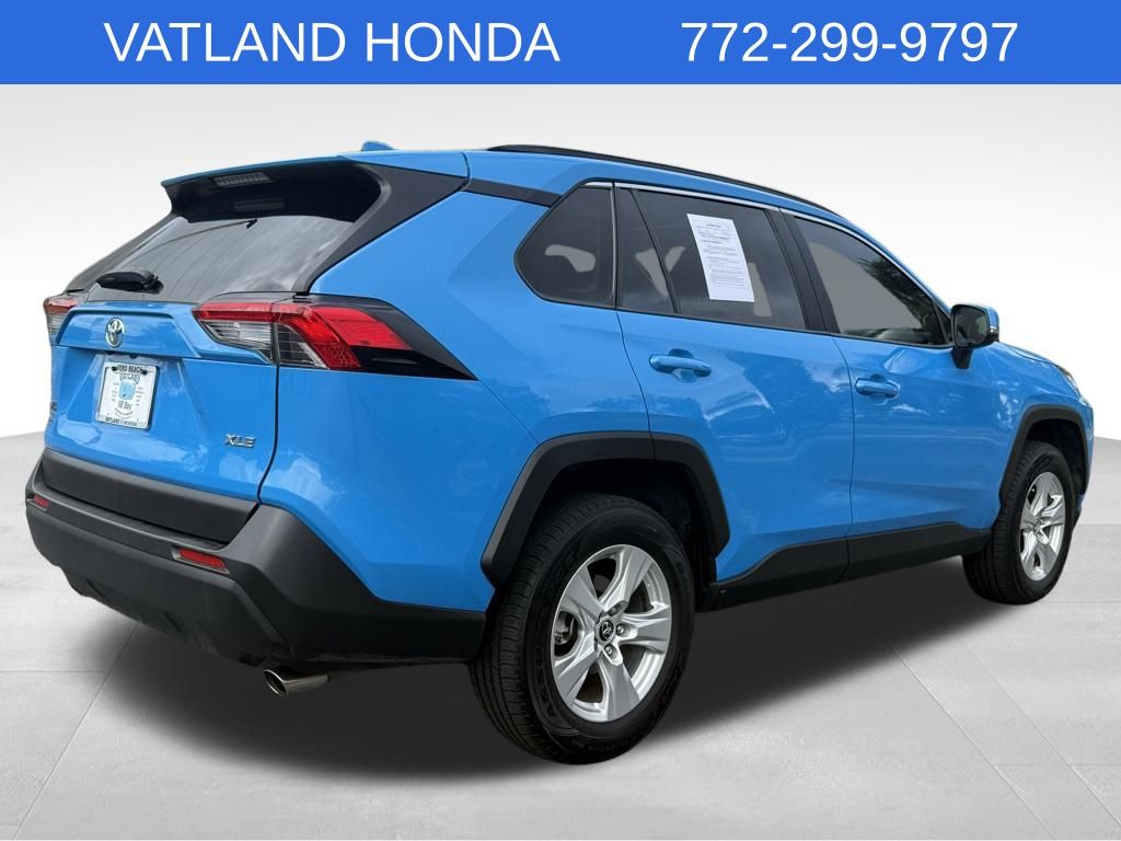 2019 Toyota RAV4 XLE photo 4
