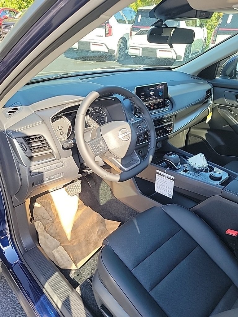 2026 Nissan Rogue SV photo 15