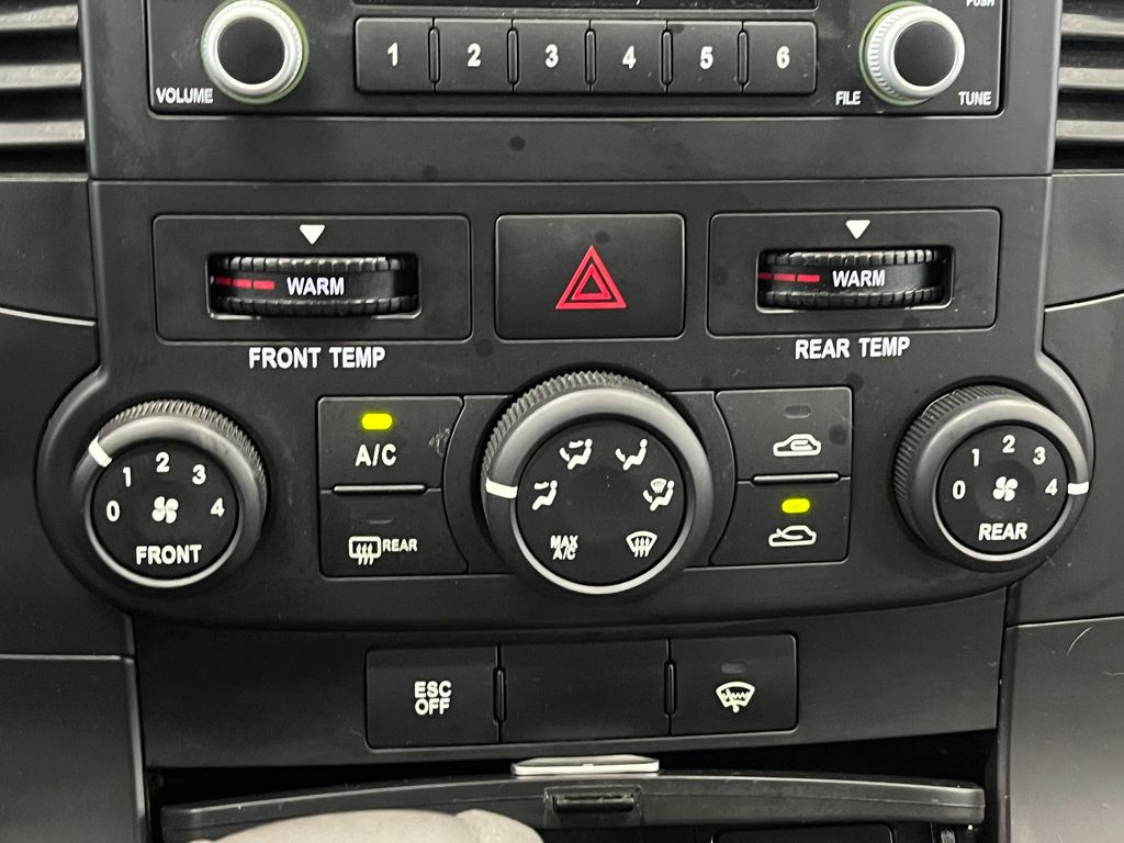 2010 Kia Sedona LX photo 22