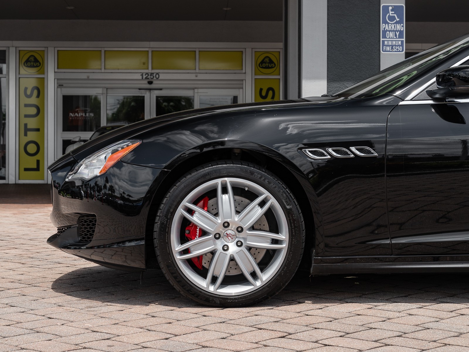 2014 Maserati Quattroporte GTS photo 9