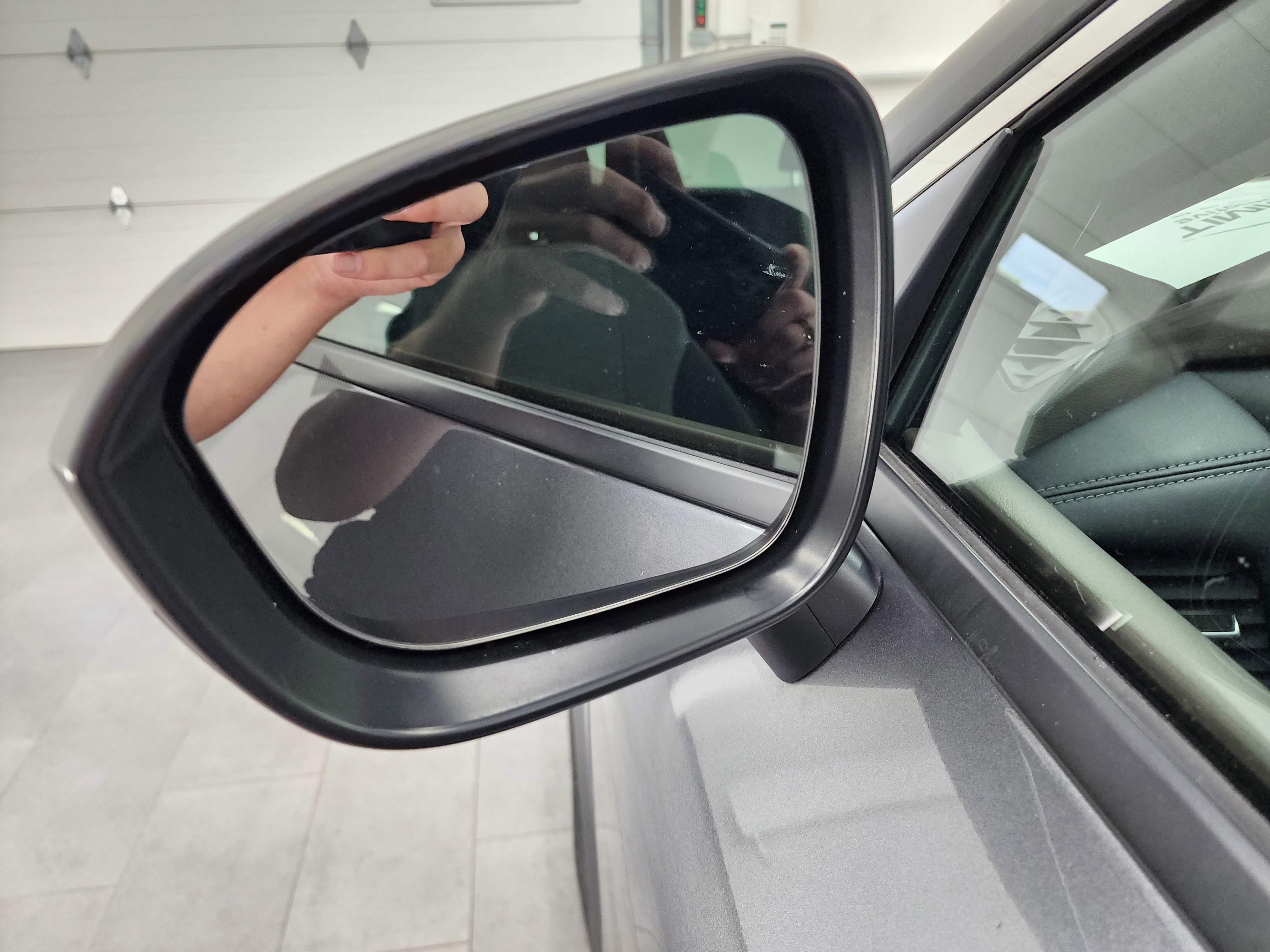 2023 Nissan Rogue SV photo 2