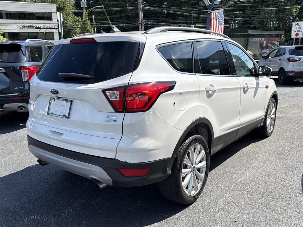 2019 Ford Escape SEL photo 3