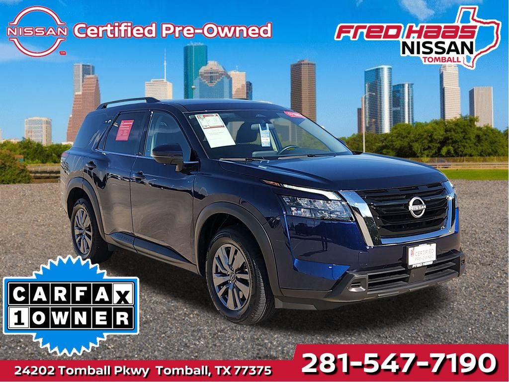 2025 Nissan Pathfinder SV's photo