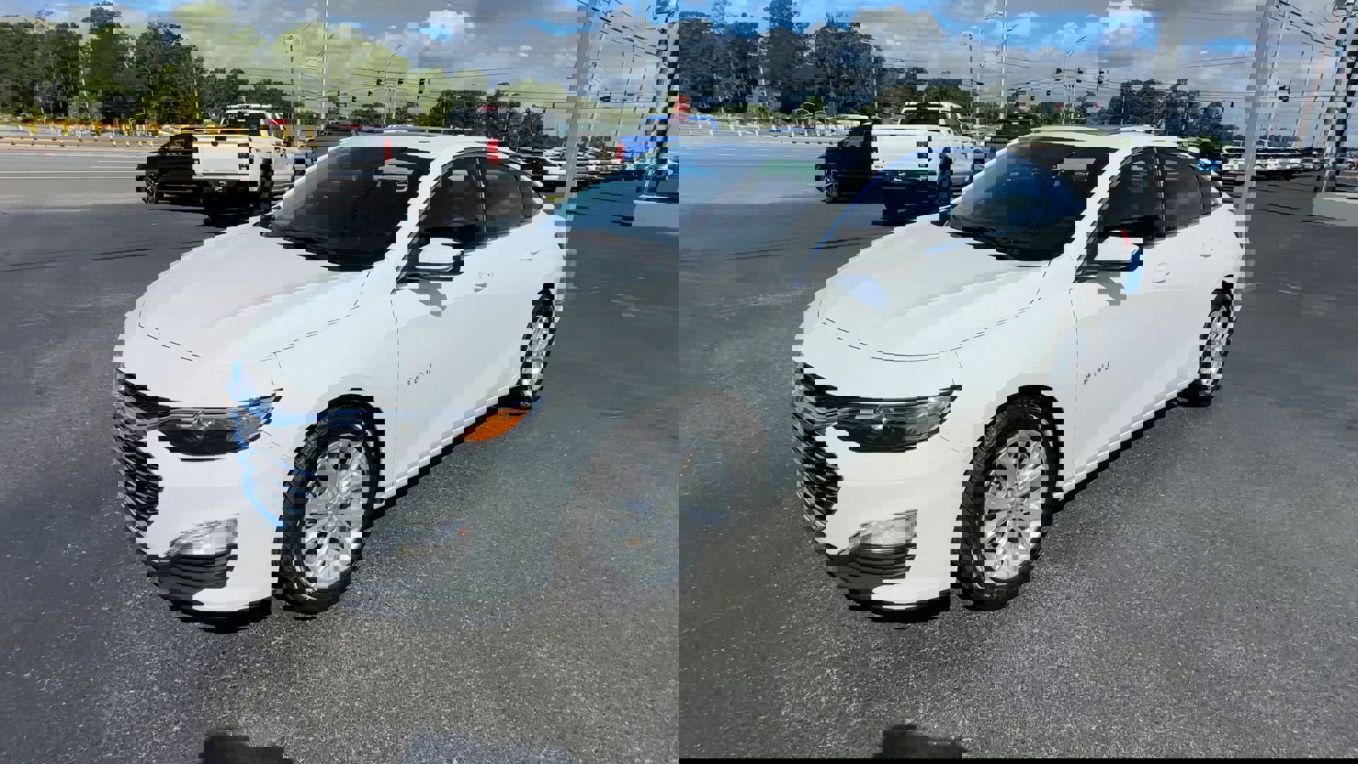 2024 Chevrolet Malibu 1LT photo 3