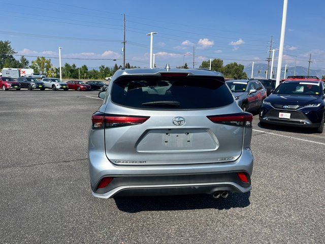 2022 Toyota Highlander XSE photo 2