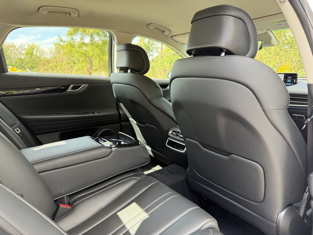 2024 Genesis G80 2.5T photo 32