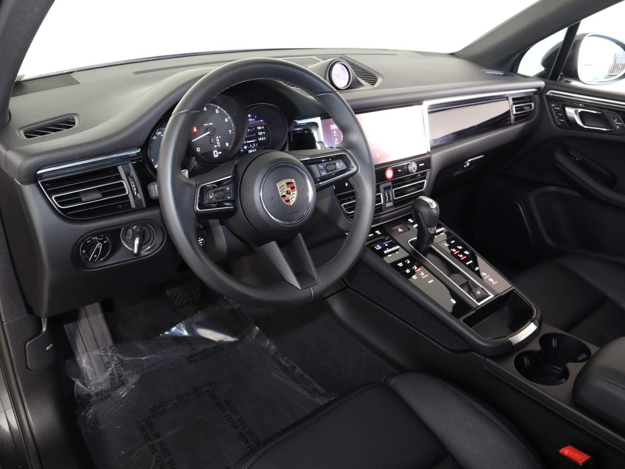 2025 Porsche Macan photo 4