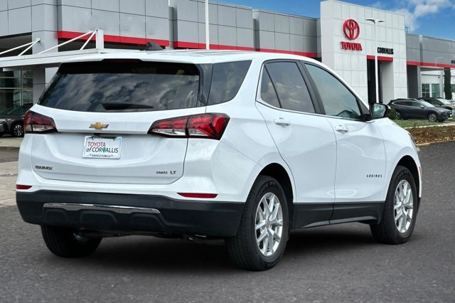 2022 Chevrolet Equinox LT photo 2