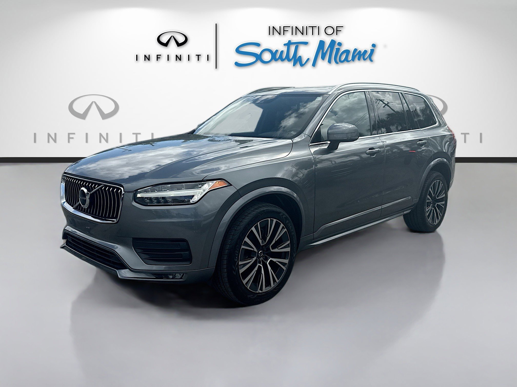 2020 Volvo XC90 Momentum photo 3