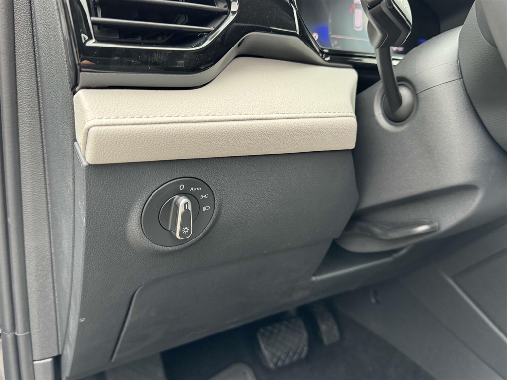 2025 Volkswagen Taos S photo 24