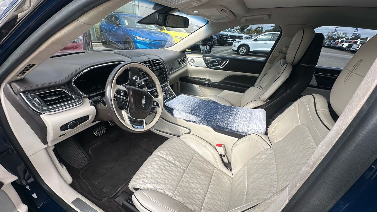 2018 Lincoln Continental Black Label photo 2