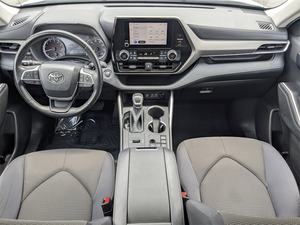 2023 Toyota Highlander LE photo 15