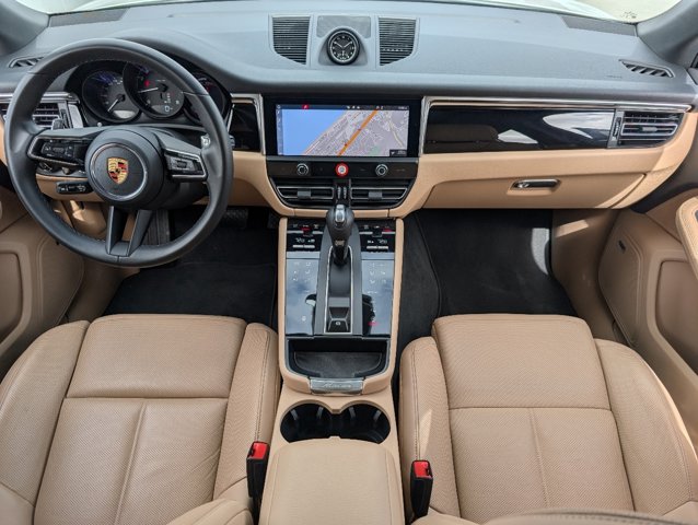 2024 Porsche Macan T photo 6