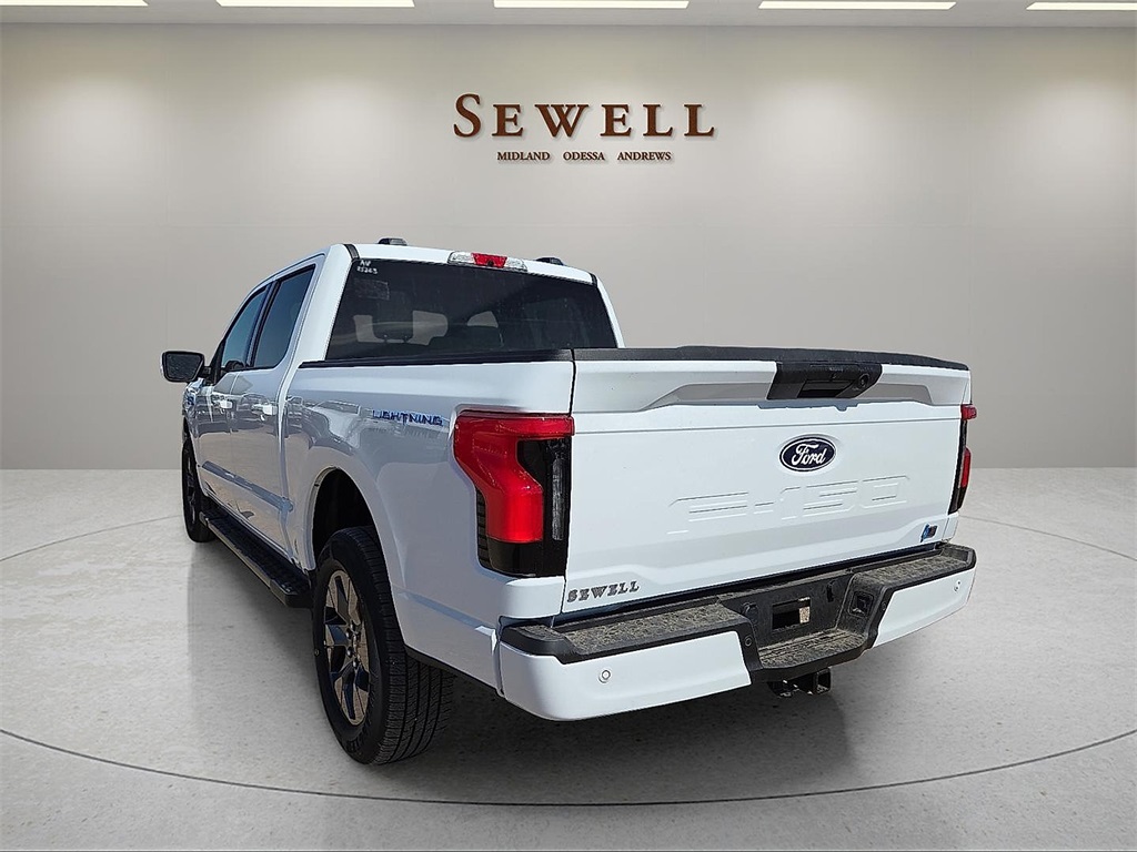 2025 Ford F-150 Lightning photo 2