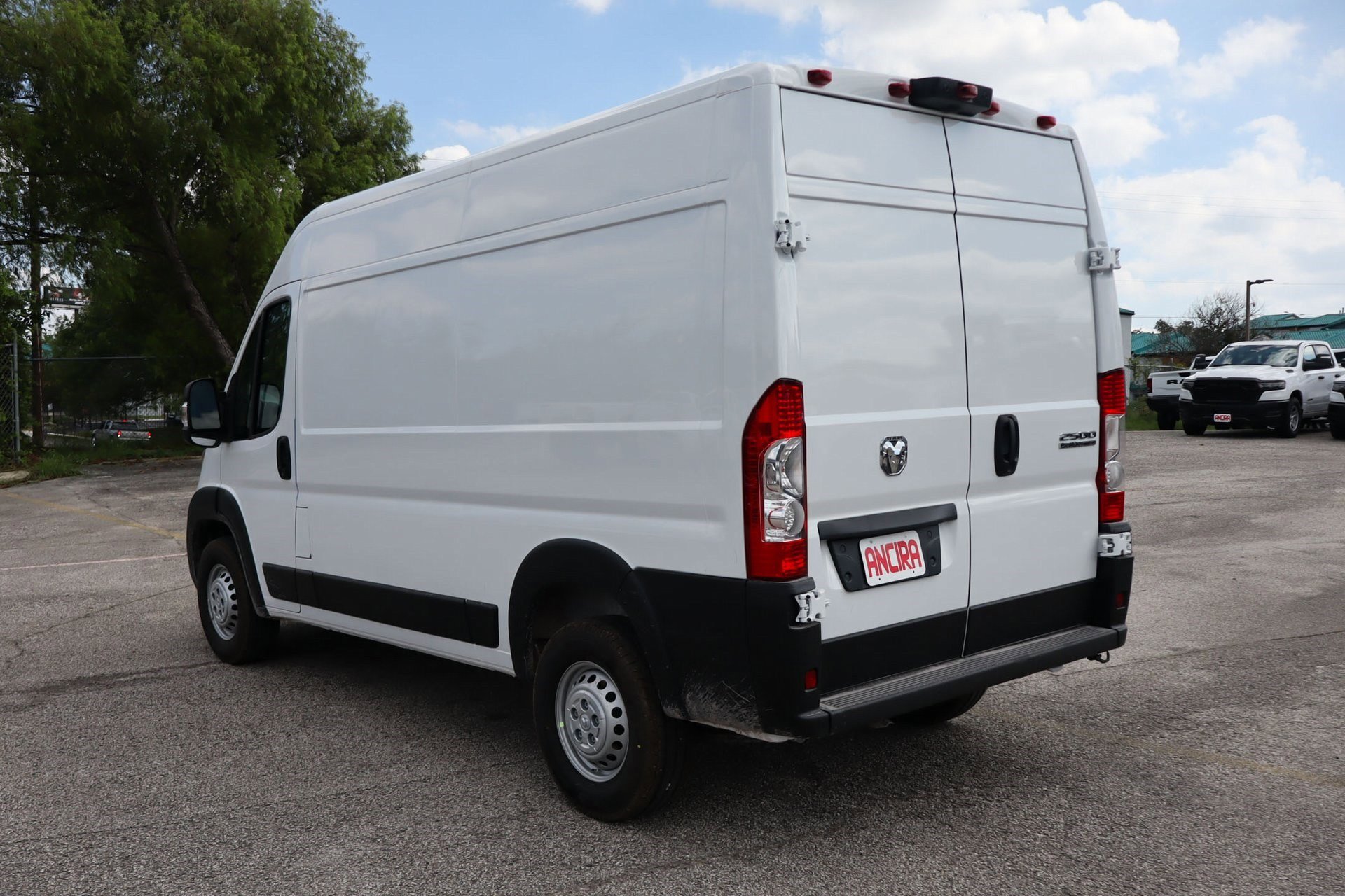 2026 Ram ProMaster 2500 photo 2